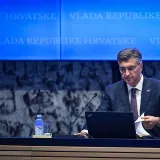 Važan zakon na Vladi! Zabranjuje se i konzumacija energetskih pića, pratite obraćanje Plenkovića