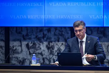 Važan zakon na Vladi! Zabranjuje se i konzumacija energetskih pića, pratite obraćanje Plenkovića