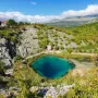 Kristalno plavi izvor podno Dinare: Zmajevo oko jedno je od najljep&scaron;ih mjesta u Hrvatskoj