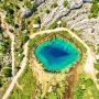 Kristalno plavi izvor podno Dinare: Zmajevo oko jedno je od najljep&scaron;ih mjesta u Hrvatskoj