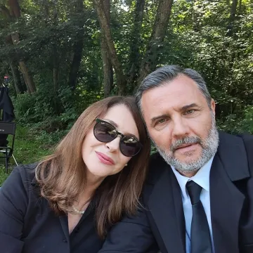 Sanja Vejnović zagrlila kolegu, fanovi odmah reagirali: 'Mani se Mirjana čestitog čovjeka'