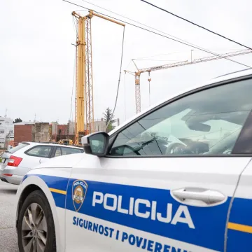 Radnik poginuo na splitskom gradili&scaron;tu nakon &scaron;to je pao dio dizalice