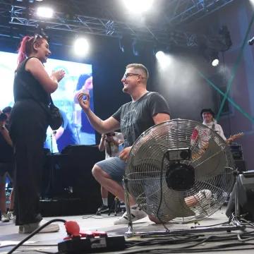 Plavi Orkestar i Severina zapalili Bjelovar: Ali delirij je nastao kad je pala prosidba!