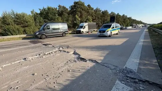 Njemačka se doslovno topi: Izmjereno rekordnih 41,5 &deg;C! Autoceste pucaju, promet zaustavljen