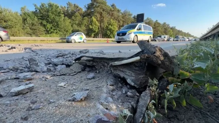 Njemačka se doslovno topi: Izmjereno rekordnih 41,5 &deg;C! Autoceste pucaju, promet zaustavljen