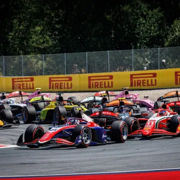 Sjajne sprint utrke u F2 i F3: Sudari krojili sudbinu, a Bennett majstorski sačekao Montoyu