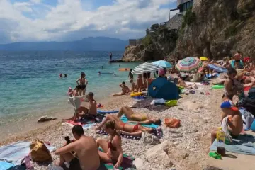 Hrvatsku preplavilo 650 tisuća turista, i ne smeta im paklena vrućina: 'Uzbuđeni smo'
