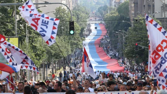 Veliki miting u Beogradu, Vučić prista&scaron;ama: 'Jo&scaron; samo nekoliko tjedana i onda ću podnijeti ostavku'