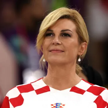 Biv&scaron;a predsjednica ponovno uz Vatrene: Kolinda Grabar-Kitarović zasjala u bijelo-crvenom