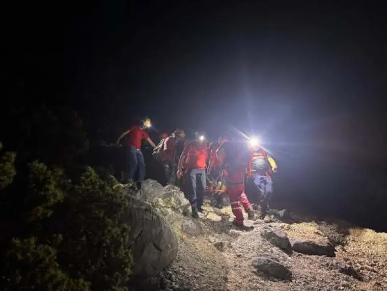 Na 36&deg;C ostali bez vode na Biokovu: HGSS spasio mladi bračni par u dramatičnoj noćnoj akciji