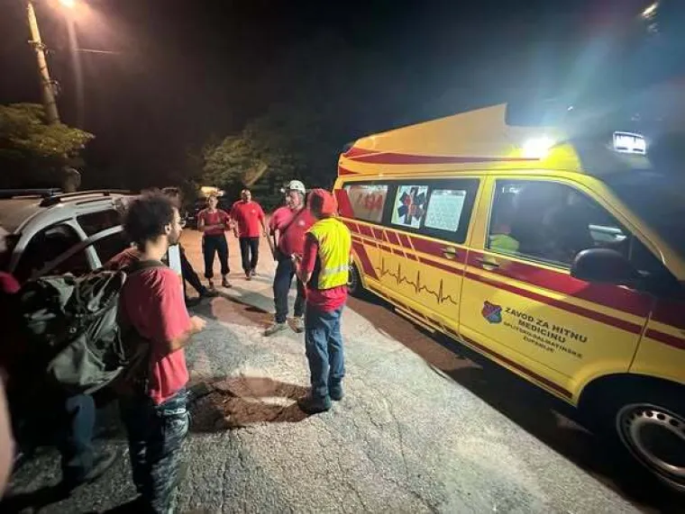 Na 36&deg;C ostali bez vode na Biokovu: HGSS spasio mladi bračni par u dramatičnoj noćnoj akciji