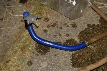 Na dihalicu stavio gumeno crijevo od 8 metara, zavezao se konopom pa uronio! Zavr&scaron;io u bolnici