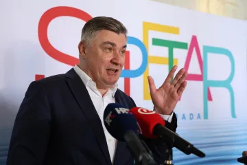 Milanović: 'Plenković vodi horde na Mundijal, a ne znam koga misli slati u Pariz, možda mažoretkinje?'