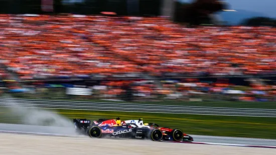 Hamilton pecnuo Verstappena nakon žestokog okr&scaron;aja: 'Ne prolazi se tako svjetskog prvaka'
