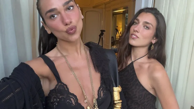 Jeste li znali da Dua Lipa ima sestru manekenku? Zanosna je ljepotica jedinstvenih očiju