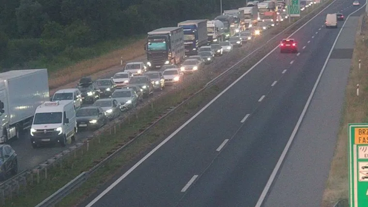 Kaos na A3: Te&scaron;ka nesreća zatvorila autocestu, kolone se protežu kilometrima