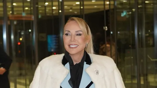 Lepa Brena ugostila izvanbračnog sina poznatog kolege: Fotografija s večere privukla pažnju