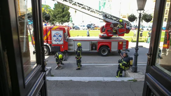 Požar u zgradi Porezne: Gorjelo blizu arhive, na terenu vatrogasci i policija