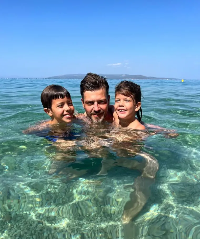 Brač, Makarska, pa&scaron;teta i paradajz, a tko radi ro&scaron;tilj? Amar Bukvić otkrio kako provodi ljeta