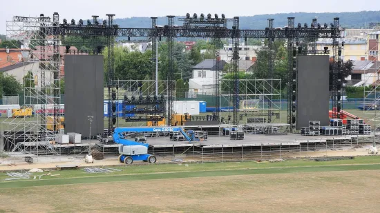 Evo kako teku pripreme za veliki Thompsonov spektakl u Zapre&scaron;iću