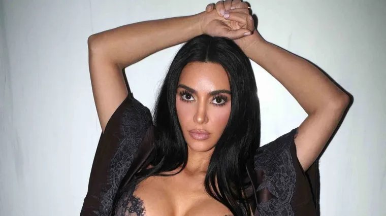 Kim Kardashian pozirala u minijaturnom bikiniju koji ostavlja malo toga ma&scaron;ti: 'Gori&scaron;'