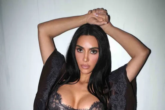 Kim Kardashian pozirala u minijaturnom bikiniju koji ostavlja malo toga ma&scaron;ti: 'Gori&scaron;'