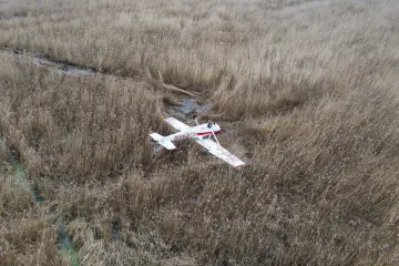 Cessna se sru&scaron;ila u polju, policija potvrdila: Dvoje ljudi je poginulo