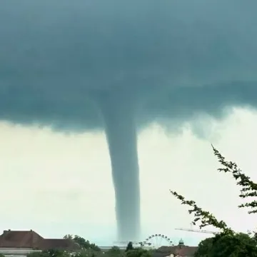 Golemi tornado stvorio se iznad Bodenskog jezera! Meteorolozi upozoravaju: 'Ovo nije jedini'