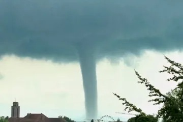 Golemi tornado iznad Bodenskog jezera! Meteorolozi upozoravaju: 'Ovo nije jedini'