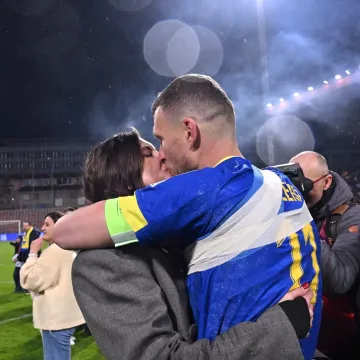Amra Džeko se oglasila nakon bolnog poraza BiH: Podijelila riječi koje su rasplakale navijače