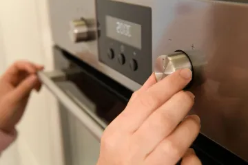 Kako u&scaron;tedjeti i smanjiti račune? Ovi vampirski uređaji tro&scaron;e struju i kad su uga&scaron;eni