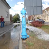 Kradu vodu s hidranata, pune bazene, drugi ostaju bez vode! Poslali dramatičan apel