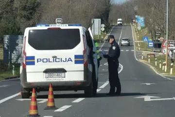 Te&scaron;ka nesreća kod Poreča, ozlijeđeno sedam osoba: Helikopter Hitne do&scaron;ao po ženu