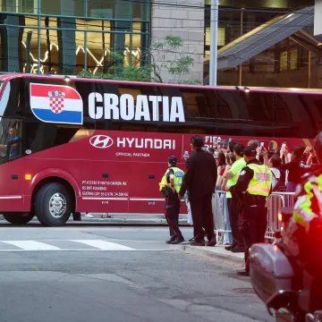 'Cro-ronto' gori pred okr&scaron;aj Hrvatske i Portugala: Na&scaron;e kamere donose djelić atmosfere