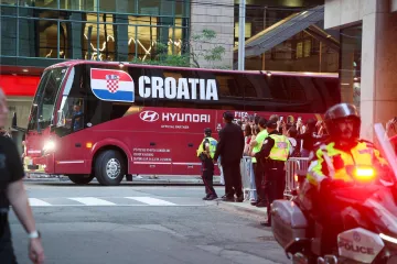 'Cro-ronto' gori pred okr&scaron;aj Hrvatske i Portugala: Na&scaron;e kamere donose djelić atmosfere