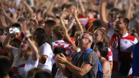 Hrvatska noćas neće spavati: 'Nama će leći peka, teletina i kumpiri, pa &scaron;to bude!'