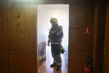 Buknuo požar u stanu na Tre&scaron;njevci: 'Stigla je hitna i plinara'