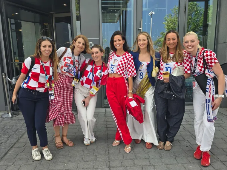 Vanja, Izabel i Adriana zajedno u Torontu bodrile Vatrene: Ovakav prizor ne viđamo često
