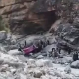 Krcat autobus sletio u provaliju, poginulo je 40 ljudi