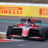 Slaterov dan kontrasta na Silverstoneu: Od diskvalifikacije do dominantnog pole positiona