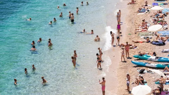 Osim kreme za sunčanje, ne zaboravite i ki&scaron;obrane: Evo kakvo nas vrijeme čeka idućih dana