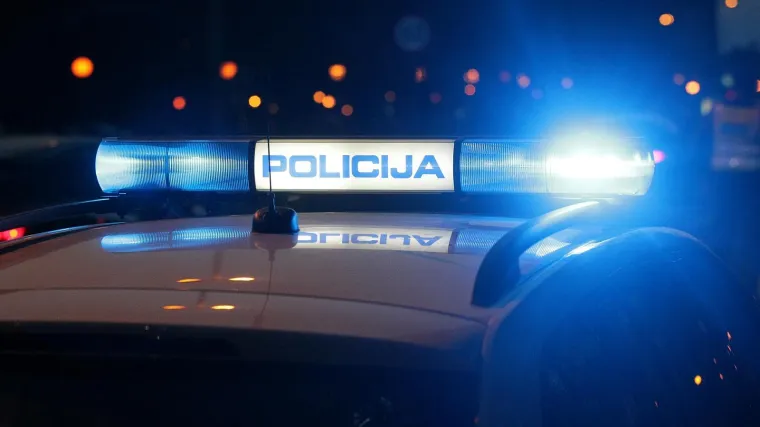 Onesvijestio mladića i nastavio ga tući, a onda splitskom policajcu slomio zub? Imamo detalje