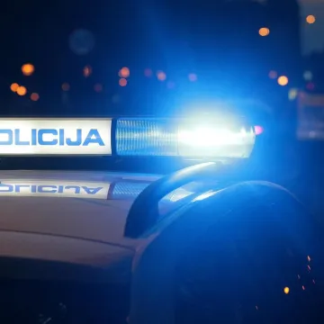 Onesvijestio mladića i nastavio ga tući, a onda splitskom policajcu slomio zub? Imamo detalje