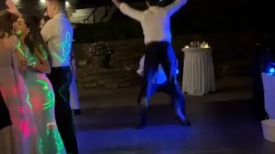Početak je izgledao kao scena iz filma, a onda je nastao najsmje&scaron;niji video s vjenčanja