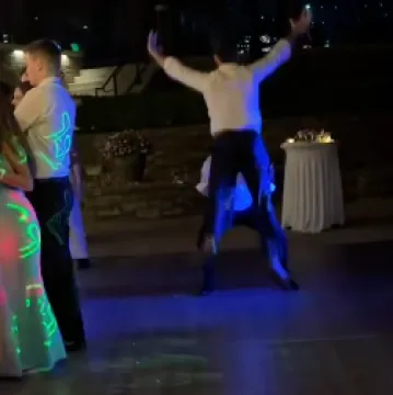 Početak je izgledao kao scena iz filma, a onda je nastao najsmje&scaron;niji video s vjenčanja