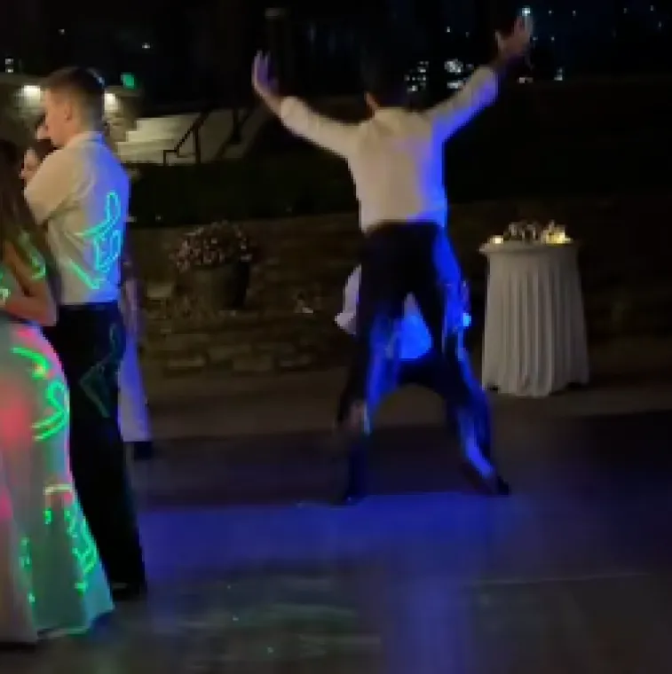 Početak je izgledao kao scena iz filma, a onda je nastao najsmje&scaron;niji video s vjenčanja