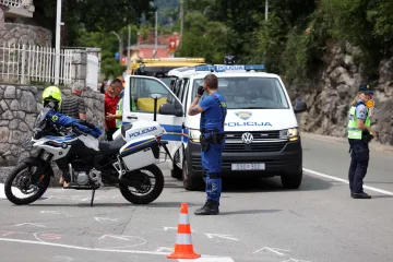Motocikl sletio s ceste, jedna osoba poginula, druga ozlijeđena