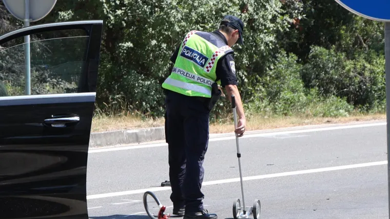 Te&scaron;ka nesreća u Splitu: Motociklist prebačen u bolnici, ali nije mu bilo spasa