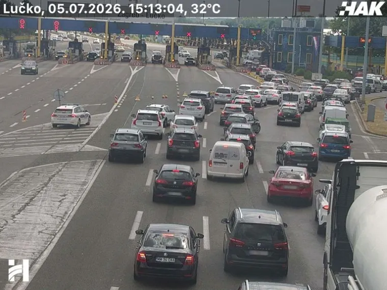 Kolone prema Zagrebu: Na A1 se zbog nesreća vozi usporeno i uz zastoje