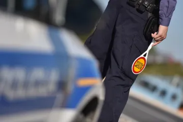 Bježao policiji na neregistriranom motociklu: Dan poslije parkirao im pred postajom